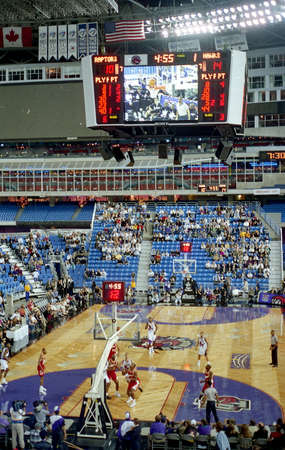 Toronto, Ontario, Canada, March 26, 1996: The Toronto Raptors play the Atlanta Hawks during their first NBA season at the Skydome in Toronto.  Toronto lost 111 to 114 to the Hawks.のeditorial素材