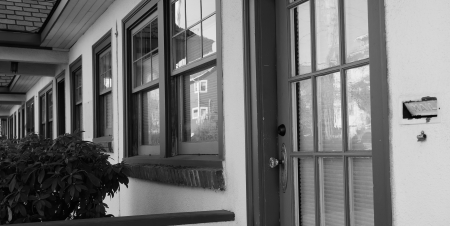 Early 20th century row of american ranch style apartmentsのeditorial素材