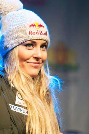 BANSKO, BULGARIA - FEBRUARY 27, 2015: Lindsey Vonn (USA)  at  the Audi FIS Alpine Ski World Cup Ladies' Super G  in Bansko, Bulgariaのeditorial素材