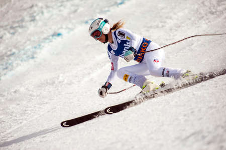BANSKO, BULGARIA - MARCH  1, 2015: Julia Mancuso (USA) competes in the Audi FIS Alpine Ski World Cup Ladies' alpine combinedon MARCH  1 ,2015 in Bansko, Bulgariaのeditorial素材