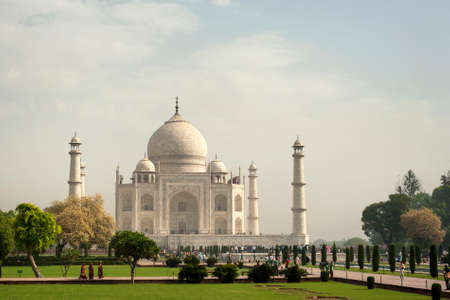 AGRA INDIA  APRIL 232015: Taj Mahal Mousoleum in Agra on April  23 2015. Taj Mahal was built by Mughal emperor Shah Jahan in memory of his third wife Mumtaz Mahal.のeditorial素材