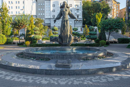 ROSTOV-ON-DON, RUSSIA - SEPTEMBER 7, 2021: Sculpture of a Rostovchanka on the embankment of the Don Riverのeditorial素材