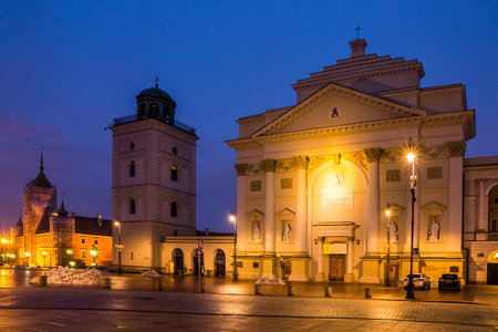 St. Anne church at night on the castle square in Warsaw, Polandのeditorial素材