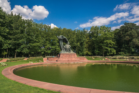 Frederic Chopin monument in Lazienki Park in Warsaw, Polandのeditorial素材