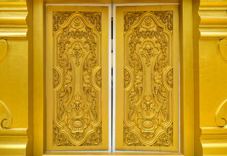 Golden Wood Temple Door, Ubon Ratchathaniの写真素材