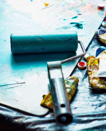 Artistic roller for applying paint on Ashampoo mouldの写真素材