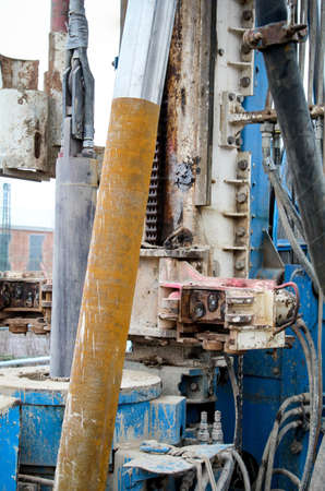 Details of a drill for soil sampling
