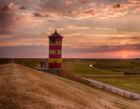 Ottos lighthouse at Pilsum in the morning