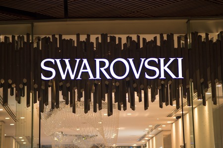 SYDNEY, AUSTRALIA - fEBRUARY 9, 2015: Swarovski shop in Sydney, Australia. It is an Austrian producer of luxury cut lead glass (\\\"crystal\\\" ;), founded at 1895.のeditorial素材