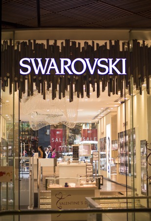 SYDNEY, AUSTRALIA - fEBRUARY 9, 2015: Swarovski shop in Sydney, Australia. It is an Austrian producer of luxury cut lead glass (\\\"crystal\\\" ;), founded at 1895.のeditorial素材