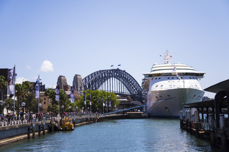 SYDNEY, AUSTRALIA - FEBRUARY 12, 2015: Cruier in the Sydney port. With more than 2.7 million international visitors, Sydney is 42nd most visited city in the worldのeditorial素材
