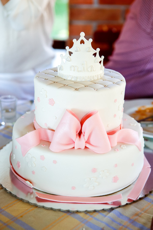 View at the white wedding cakeの写真素材