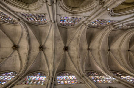 TOLEDO, SPAIN - MARCH 15, 2016: Interior of the Toledo Cathedral. It is considered by many to be one of the most important buildings of the Gothic style of the 13th century in Spain.のeditorial素材