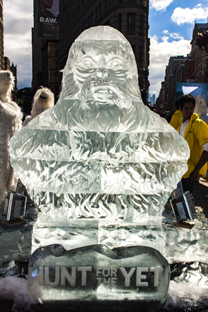 NEW YORK, USA - OCTOBER 4, 2016: Unidentified persons at Expedition Unknown: Hunt for the Yeti campaign for Travel Channel series.のeditorial素材