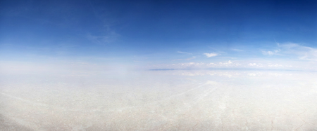 View at Salar de uyuni salt flat in Boliviaの写真素材