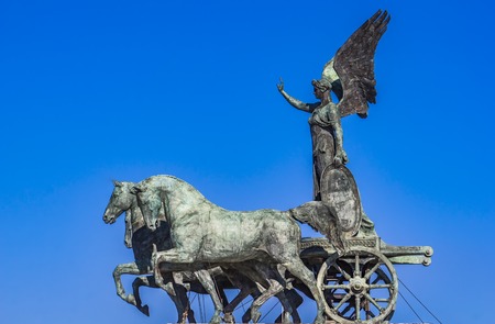 Statue Quadriga dell'Unita on Vittoriano (Altar of the Fatherland) in Rome, Italyの写真素材