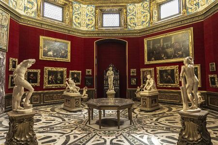 FLORENCE, ITALY - APRIL 7, 2018: The Tribune room in Uffizi Gallery in Florence, Italy. Room is made between 1581 and 1583 by architect Bernardo Buontalenti.のeditorial素材