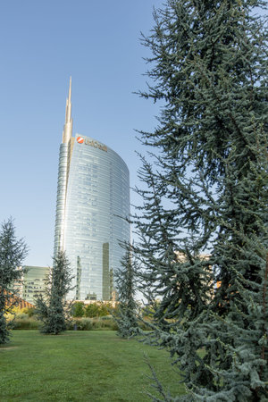 Milan, Italy - August 16, 2025: The UniCredit Tower serves as a landmark of sustainability and modern design in Milan's skyline. The district remains a hub for international finance and innovation.のeditorial素材