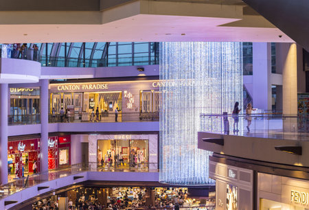 The interior of The Central World shopping mall in Bangkok, Thailand.のeditorial素材