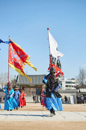 Seoul, South Korea - January 17, 2019: January 17, 2019 dressed in traditional costumes from Gwanghwamun gate of Gyeongbokgung Palace Guards. Korean traditional eventsのeditorial素材