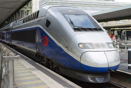 High speed train at Gare de Lyon in movementのeditorial素材