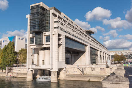 PARIS, FRANCE - 05 NOVEMBER 2016- Headquarters of the French Ministry of Finance and Economy in Bercy neighborhood extending over the Seine river in Parisのeditorial素材