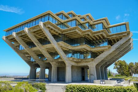 Geisel Library is the main library building of the University of California San Diego Library.のeditorial素材