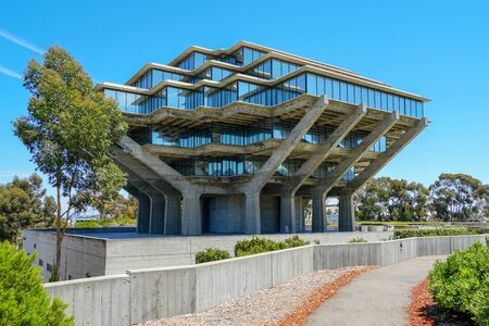 Geisel Library is the main library building of the University of California San Diego Library.のeditorial素材