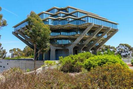 Geisel Library is the main library building of the University of California San Diego Library.のeditorial素材