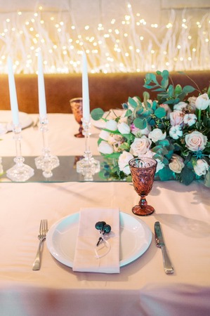 Natural wedding decor in restaurant in romantic style