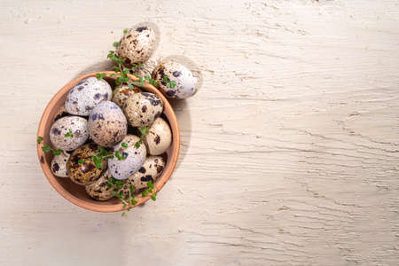 Easter holiday background with flowers and eggs