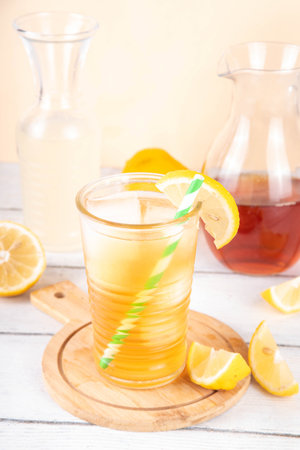 Long Island Limoncello, limoncello iced tea twists recipe, boozy Arnold Palmer with Italian lemon liqueurの写真素材