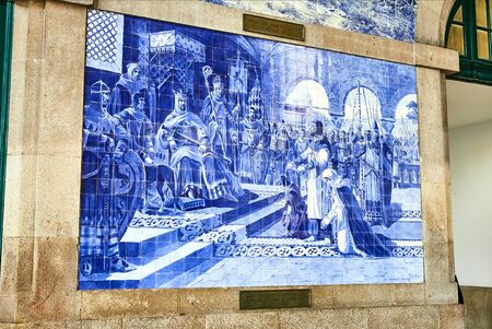 PORTO, PORTUGAL - DECEMBER 10, 2018: Porto old railway station Sao Bento, Portugalのeditorial素材