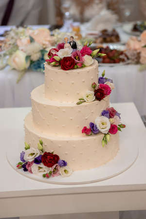 A traditional and decorative beautiful wedding cake