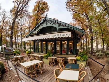 Editorial: 25th October 2019: Paris, France. Luxembourg garden in autumn, wide angleのeditorial素材