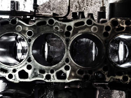 Go through the engine. Renew the engine. Repair the engine. Tools, oil, nozzles, cylinder block,...