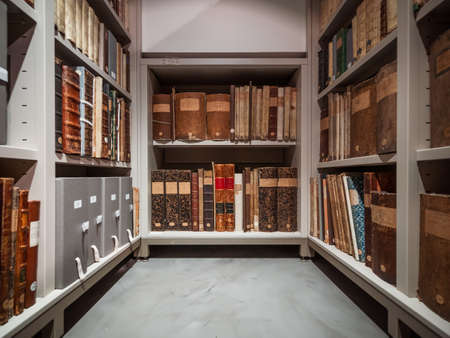 Antique books in the depositories of the Strasbourg library. History, learning, an opportunity to...