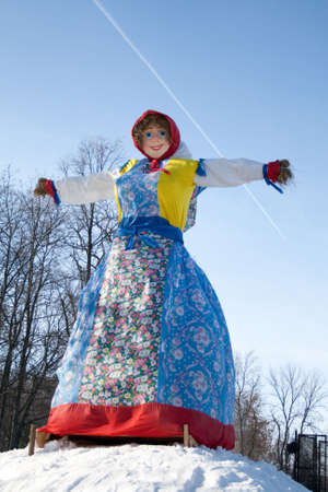 Shrovetide. Big doll for the burning on sky backgroundのeditorial素材