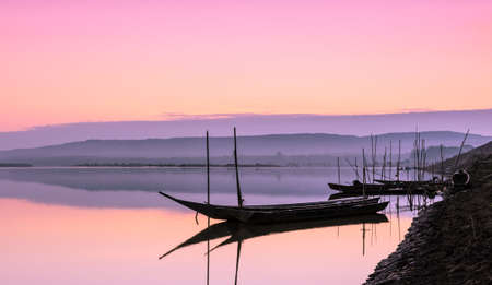 Pink sunrise over the riverの写真素材
