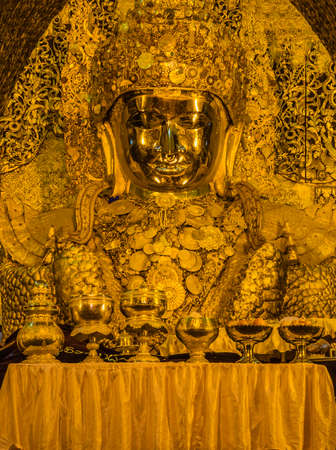 Mahamuni Buddha or Maha Myat Muni Buddha image in Mandalay, Myanmarのeditorial素材