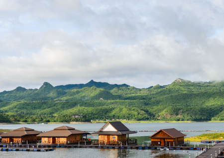 Floating hotel houses on Srinakarin dam in Kanchanaburi, Thailandのeditorial素材