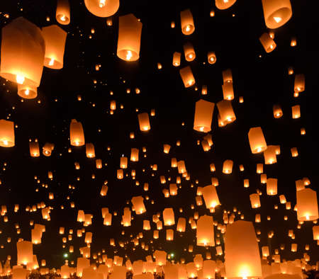 Floating lanterns ceremony or Yeepeng ceremony, traditional Lanna Buddhist ceremony in Chiang Mai, Thailandの写真素材