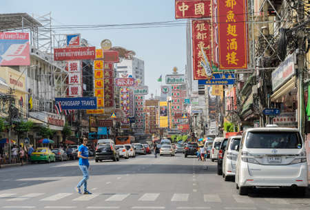 Yaowarat Road, the main street in Chinatown on January 1, 2015 in Bangkok, Thailand. Yaowarat Road was opened in 1891 in the reign of King Rama V.のeditorial素材