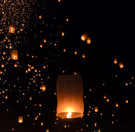 Floating lanterns ceremony or Yeepeng ceremony, traditional Lanna Buddhist ceremony in Chiang Mai, Thailandの写真素材