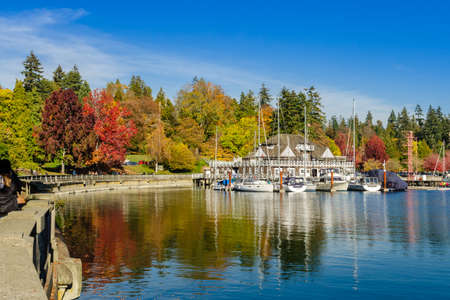 Vancouver, Canada - October 20,2018:  Autumn color of Stanley Park along the seawall path in sunny day, Vancouver, British Columbia, Canada.のeditorial素材