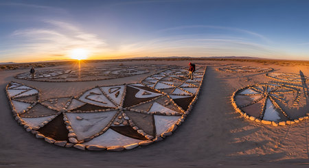 Sunset on the beach of Uyuni, Bolivia, South Americaの素材