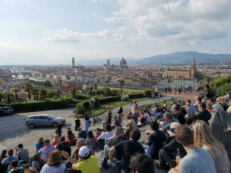 Crowd People Waiting for Sunset in Florence, Italy.のeditorial素材