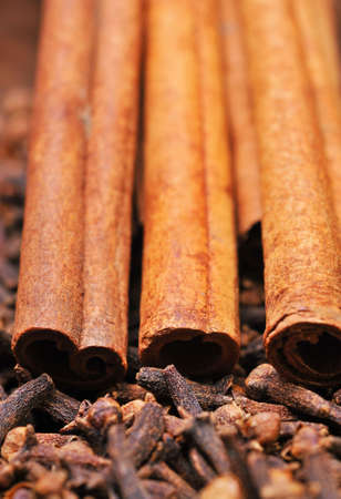 Close up of cinnamon and cloveの写真素材