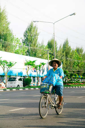 Bangkok,THAILAND, AUG 16-2015 : This event is "Bike for mom " from Thailand. Bike for mom event show respected to Queen and make Thailand's cyclists set record for world's biggest bike ride.のeditorial素材