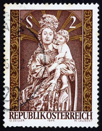 AUSTRIA - CIRCA 1974: a stamp printed in the Austria shows Virgin and Child, Wood, circa 1600, Christmas, circa 1974のeditorial素材